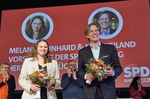 Melanie Leonhard und Nils Weiland erhielten bei ihrer Wiederwahl zu Hamburgs SPD Vorsitzenden etwas weniger Zustimmung als vor z