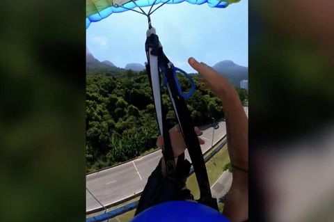 Video zeigt Schockmoment – Basejumper kracht auf befahrenen Highway