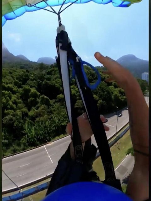 Video zeigt Schockmoment – Basejumper kracht auf befahrenen Highway