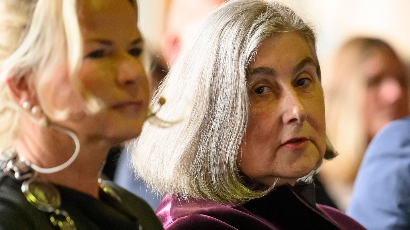 Die Künstlerin Katharina Fritsch ist die 50. Preisträgerin, die den Kaiserring der Stadt Goslar bekommt. Foto: Swen Pförtner/dpa