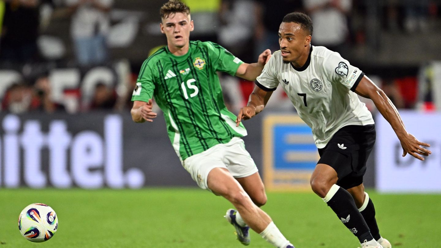 Jamie Leweling ist aus dem Teamquartier der Nationalmannschaft abgereist. (Archivbild) Foto: Federico Gambarini/dpa