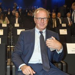 Schon vor zehn Jahren nahm Karl-Heinz Rummenigge einen Bayerischen Sportpreis entgegen - damals stellvertretend für die Profiman