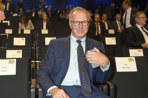 Schon vor zehn Jahren nahm Karl-Heinz Rummenigge einen Bayerischen Sportpreis entgegen - damals stellvertretend für die Profiman