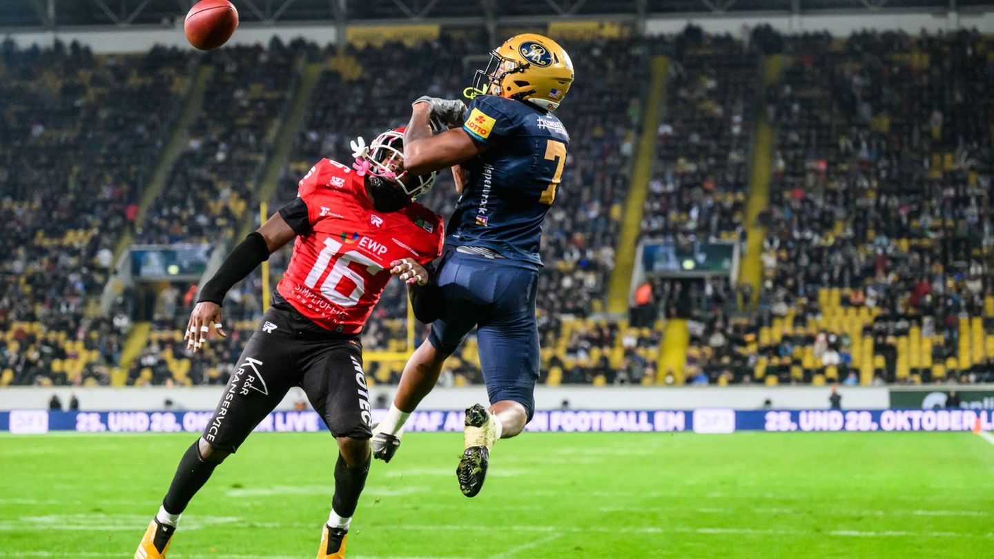 Die Potsdam Royals setzten sich erneut im Finale gegen die Dresden Monarchs durch. Foto: Robert Michael/dpa