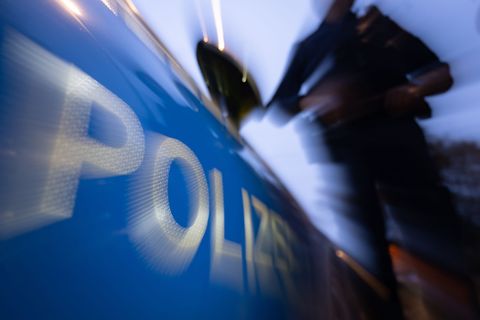 Die Polizei bittet um Hinweise. (Symbolbild) Foto: Marijan Murat/dpa