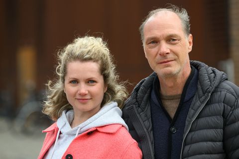 Leonie Winkler (Cornelia Gröschel) und Peter Michael Schnabel (Martin Brambach) ermitteln nach dem Abschied der Kollegin Karin G