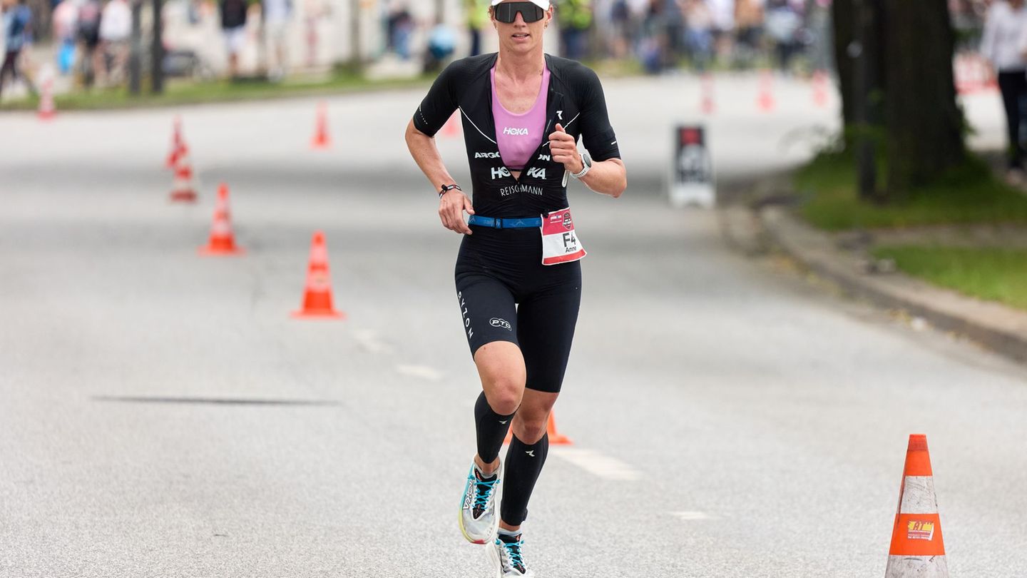 Anne Reischmann ging in der 13. Schwangerschaftswoche auf Hawaii an den Start. Foto: Georg Wendt/dpa