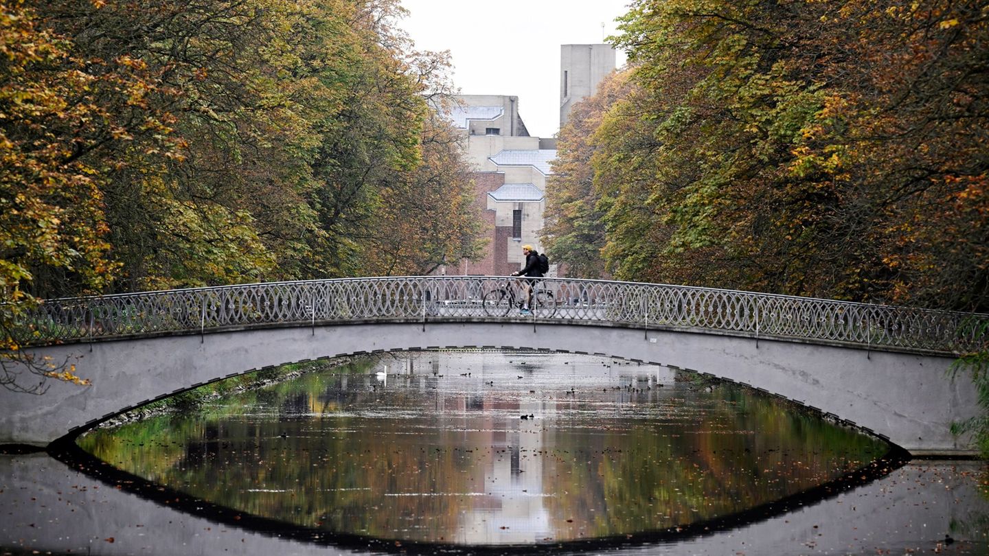 Die Temperaturen liegen am Montag zwischen 14 und 17 Grad. Foto: Roberto Pfeil/dpa