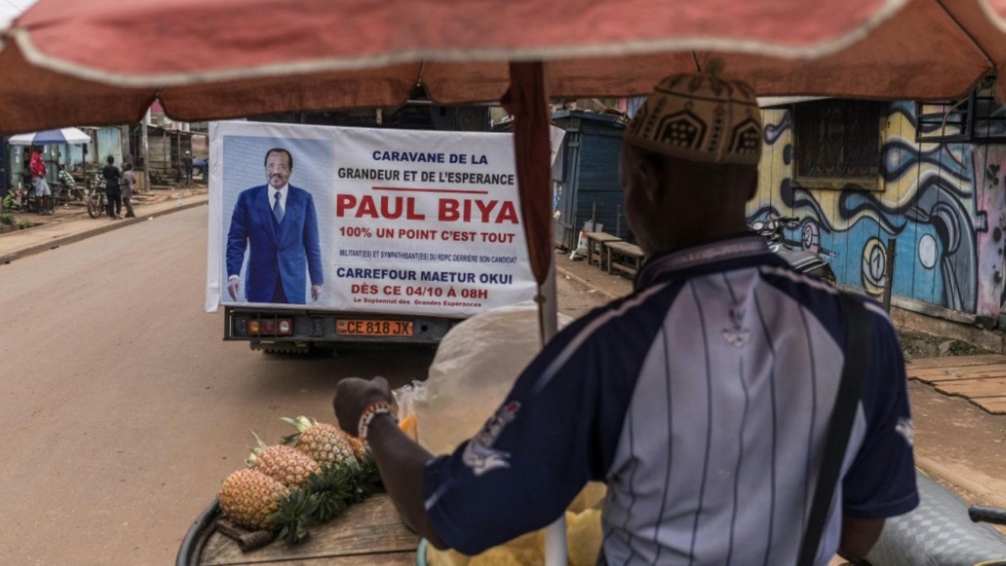 Wahlplakat von Paul Biya in Kamerun