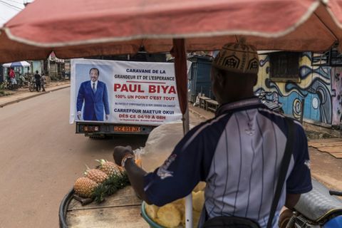Wahlplakat von Paul Biya in Kamerun
