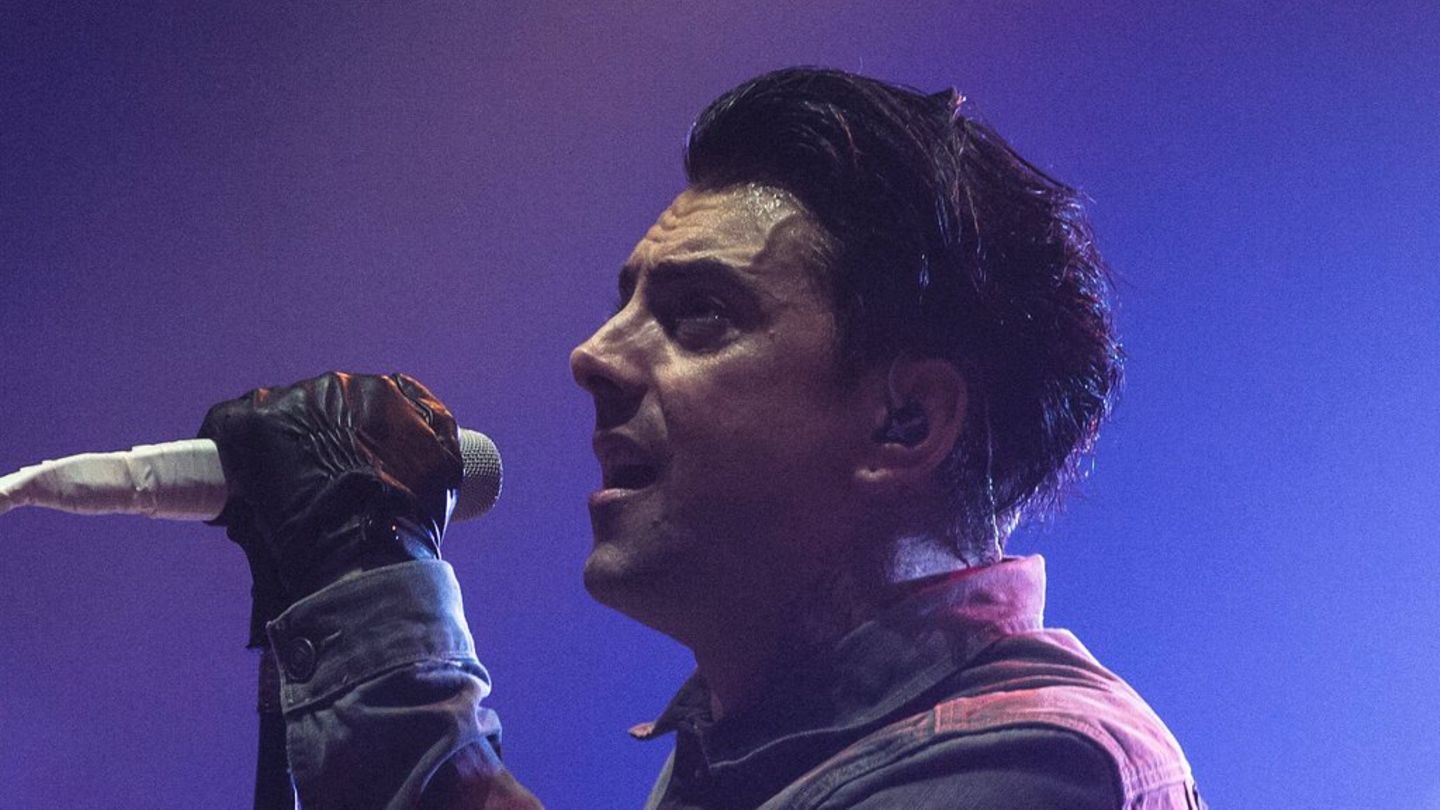 Singer Ian Watkins killed in prison: ex-girlfriend speaks out
