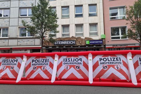 Polizeiabsperrung am Tatort in der Innenstadt von Gießen