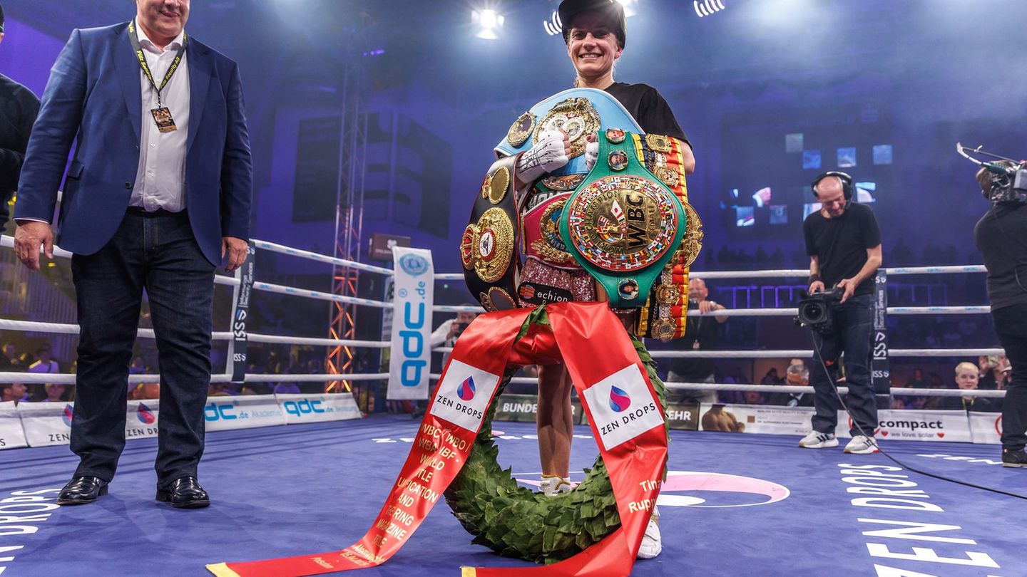 Tina Rupprecht wird Mama und beendet ihre Box-Karriere. (Archivbild) Foto: Andreas Gora/dpa