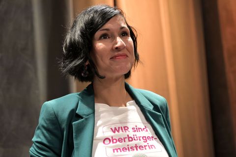 Sie kann nach ihrem deutlichen Wahlsieg in Potsdam strahlen: Noosha Aubel ist neue Oberbürgermeisterin. Foto: Michael Bahlo/dpa