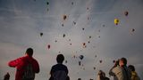 Hoch hinaus: Im Morgengrauen heben die ersten Ballons ab