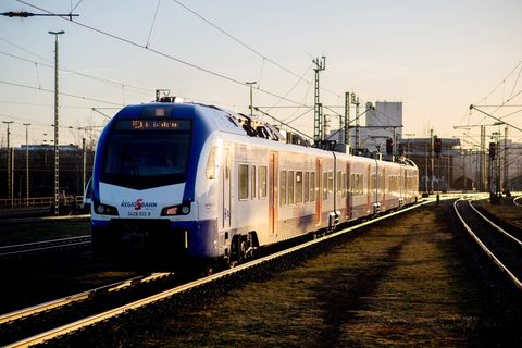 Zwischen Dörverden und Eystrup fallen die Züge bis voraussichtlich 8 Uhr aus, Ersatzverkehr wird eingerichtet. (Symbolbild) Foto