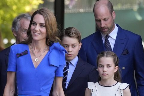 Prinz William, Ehefrau Kate und zwei der drei gemeinsamen Kinder, Prinz George und Prinzessin Charlotte.