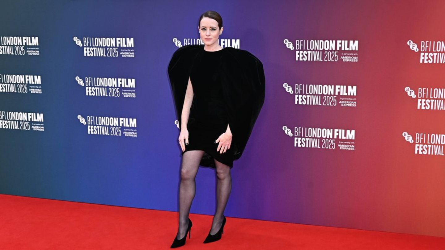 Claire Foy im überraschenden Outfit beim London Film Festival.