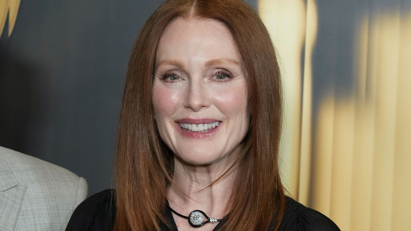 People: Julianne Moore: Loves learning “silly things”