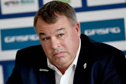 Sportdirektor Stéphane Richer muss bei den Eisbären Berlin derzeit große Personalprobleme bewältigen. (Archivbild) Foto: Britta