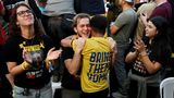Der Platz beim Sitz des israelischen Militärs wird "Geiselplatz" genannt. Hier treffen sich seit zwei Jahren Angehörige und Freunde der im Gazastreifen festgehaltenen Israelis. Am Tag ihrer Befreiung haben sich hier zahllose Menschen versammelt und verfolgen auf Bildschirmen voller Freude, wie die Geiseln zurückkehren