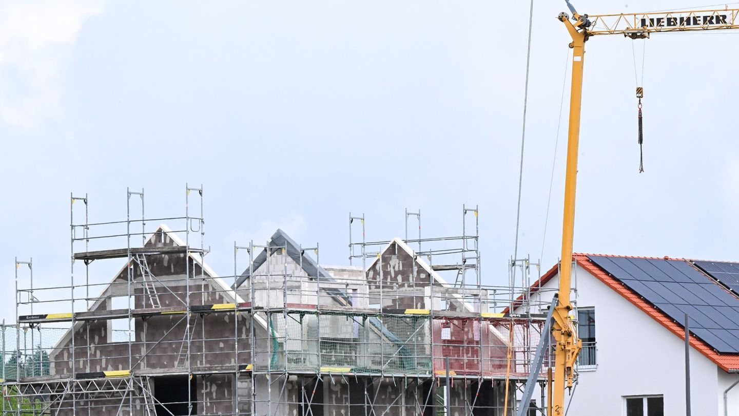 Wieder mehr Wohnungsbau in Thüringen. (Archivbild) Foto: Bernd Weißbrod/dpa