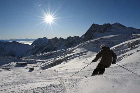 Auch auf der Zugspitze wird es teurer. (Archivbild) Foto: Angelika Warmuth/dpa