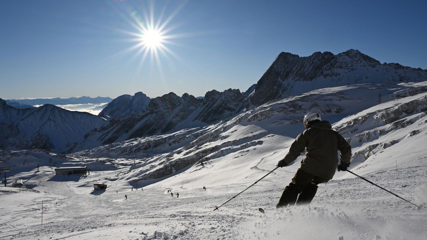 Auch auf der Zugspitze wird es teurer. (Archivbild) Foto: Angelika Warmuth/dpa