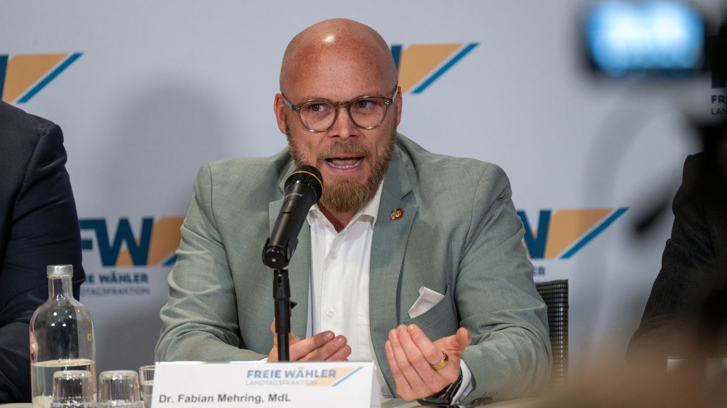 Bayerns Digitalminister Fabian Mehring fordert ein fixes Ablaufdatum für alle analogen Verwaltungsprozesse. (Archivbild) Foto: P