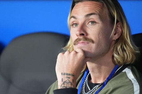Die Debatte um Kapitän Jackson Irvine bewegt den FC St. Pauli. (Archivbild) Foto: Marcus Brandt/dpa