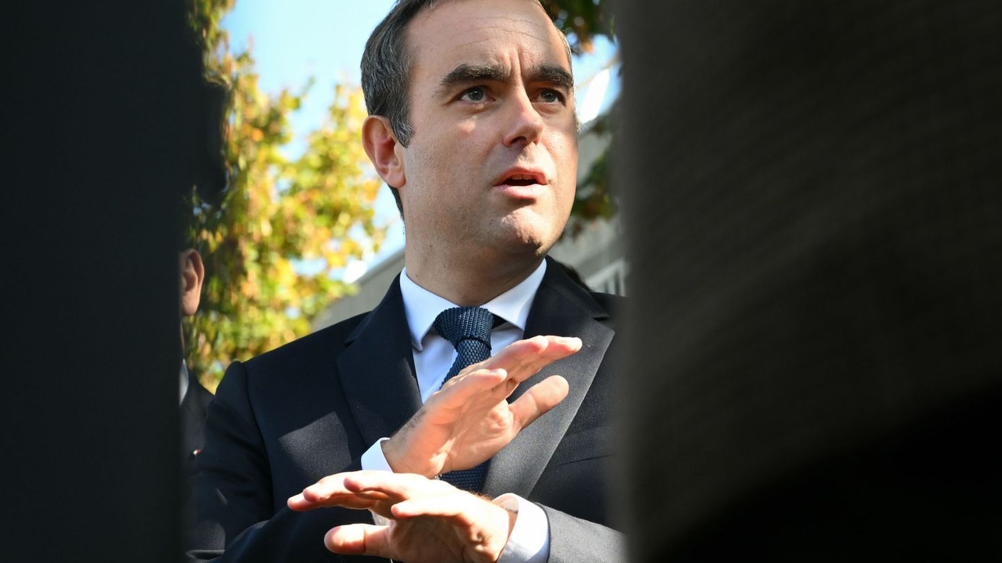 Frankreich hat eine neue Regierung - aber hält sie auch? (Archivbild) Foto: Martin Lelievre/Pool AFP/AP/dpa