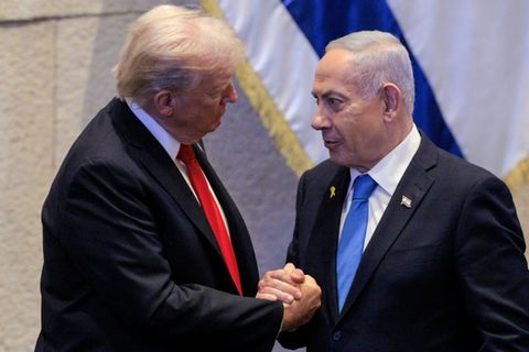 Trump (l.) und Netanjahu in der Knesset