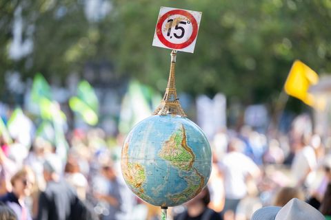 Auf allen politischen Ebenen werden Klimaziele formuliert. Obwohl die Erderwärmung rasch voranschreitet, wird vielfach von ambit