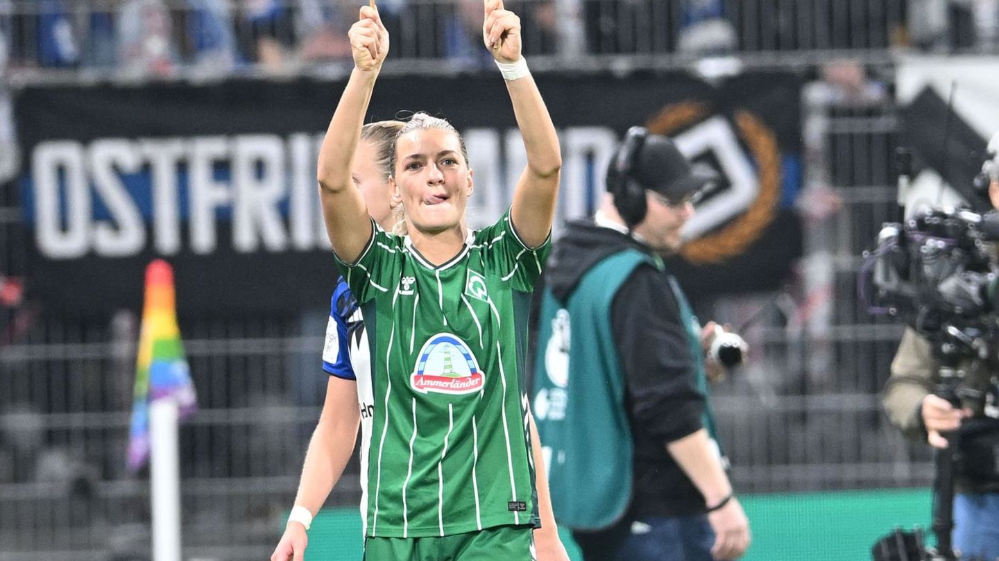 Werder-Spielerin Medina Desic hat sich öffentlich für diese Plakataktion nach dem Derby gegen den HSV entschuldigt. Foto: Carmen