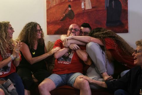 Freunde und Angehörige von Eitan Horn reagieren auf seine Freilassung
