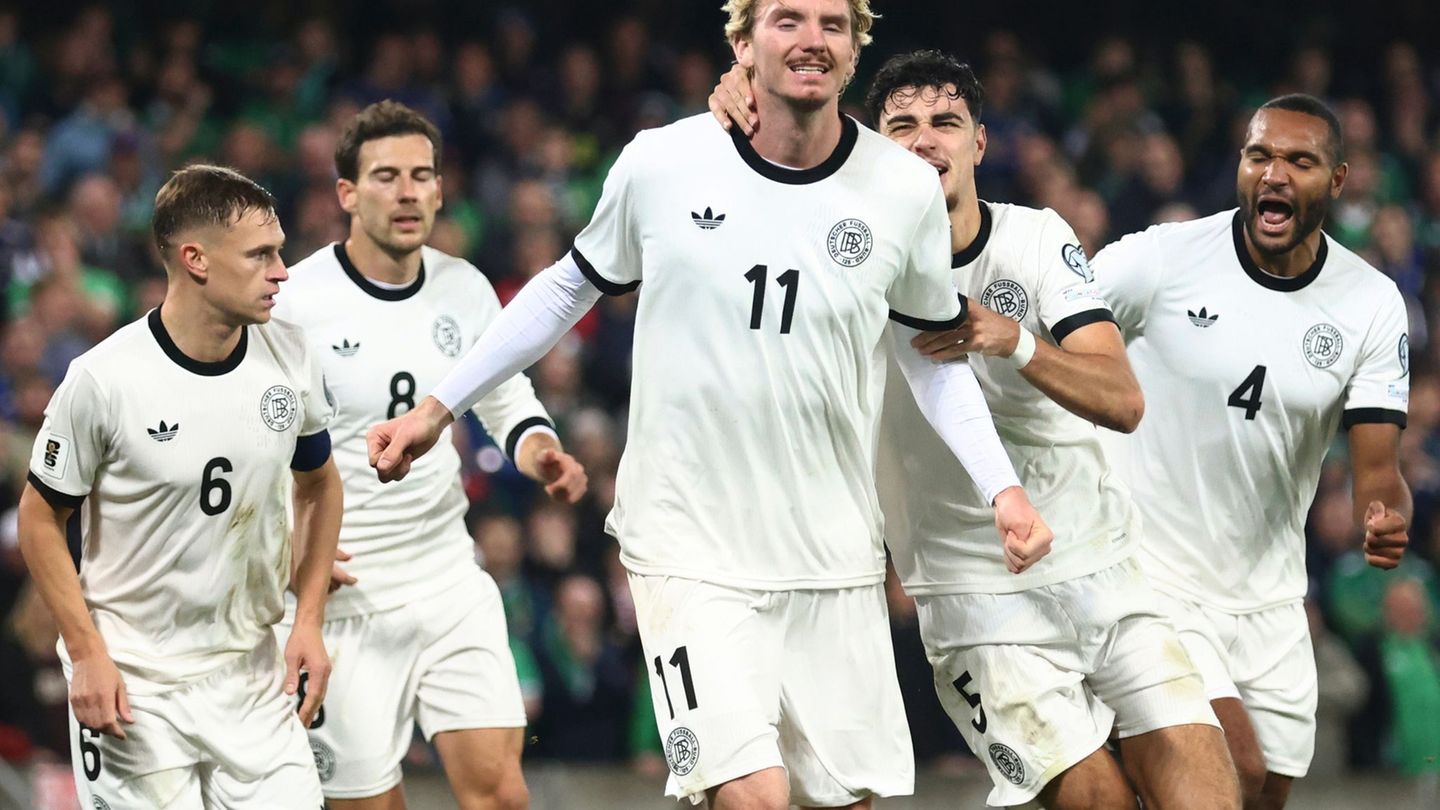 Mit der Schulter zu seinem ersten Länderspiel-Tor: Nick Woltemade. Foto: Peter Morrison/AP/dpa