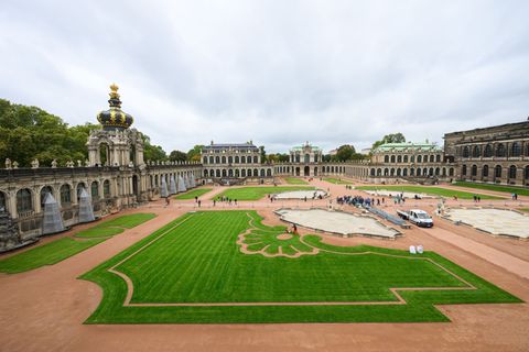 Das Ende der Sanierungsarbeiten im Innenhof des Zwingers war ursprünglich für Ende 2023 geplant. (Archivbild) Foto: Robert Micha