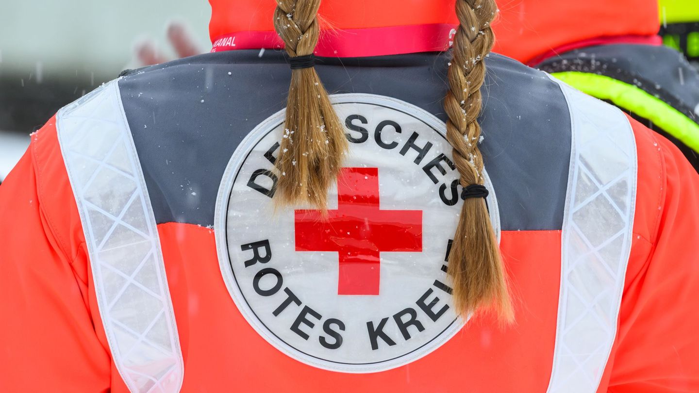 Beschäftigte des DRK legen am Dienstag in Chemnitz ihre Arbeit nieder (Symbolbild). Foto: Robert Michael/dpa