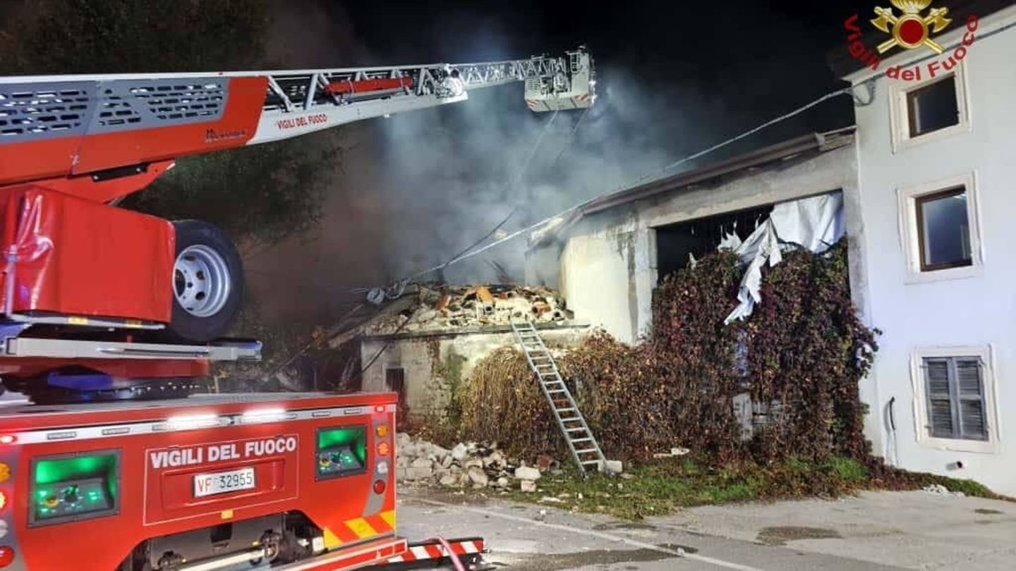Bei der Explosion wurden drei Polizisten getötet. Foto: --/Italienische Feuerwehr/dpa