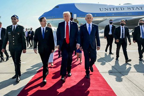 Donald Trump wurde am Montag unter höchsten militärischen Ehren in Israel empfangen