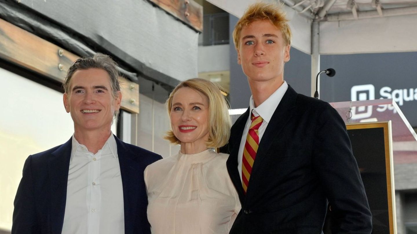 Naomi Watts: Film star celebrates Hollywood star with son