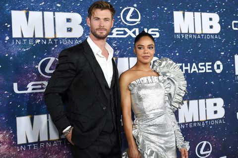 US-Schauspielerin Tessa Thompson lobt die kindliche Herangehensweise ihres "Thor"-Kollegen Chris Hemsworth und des Regisseurs Ta