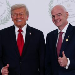 Daumen hoch für den Weltfrieden: Donald Trump und Gianni Infantino