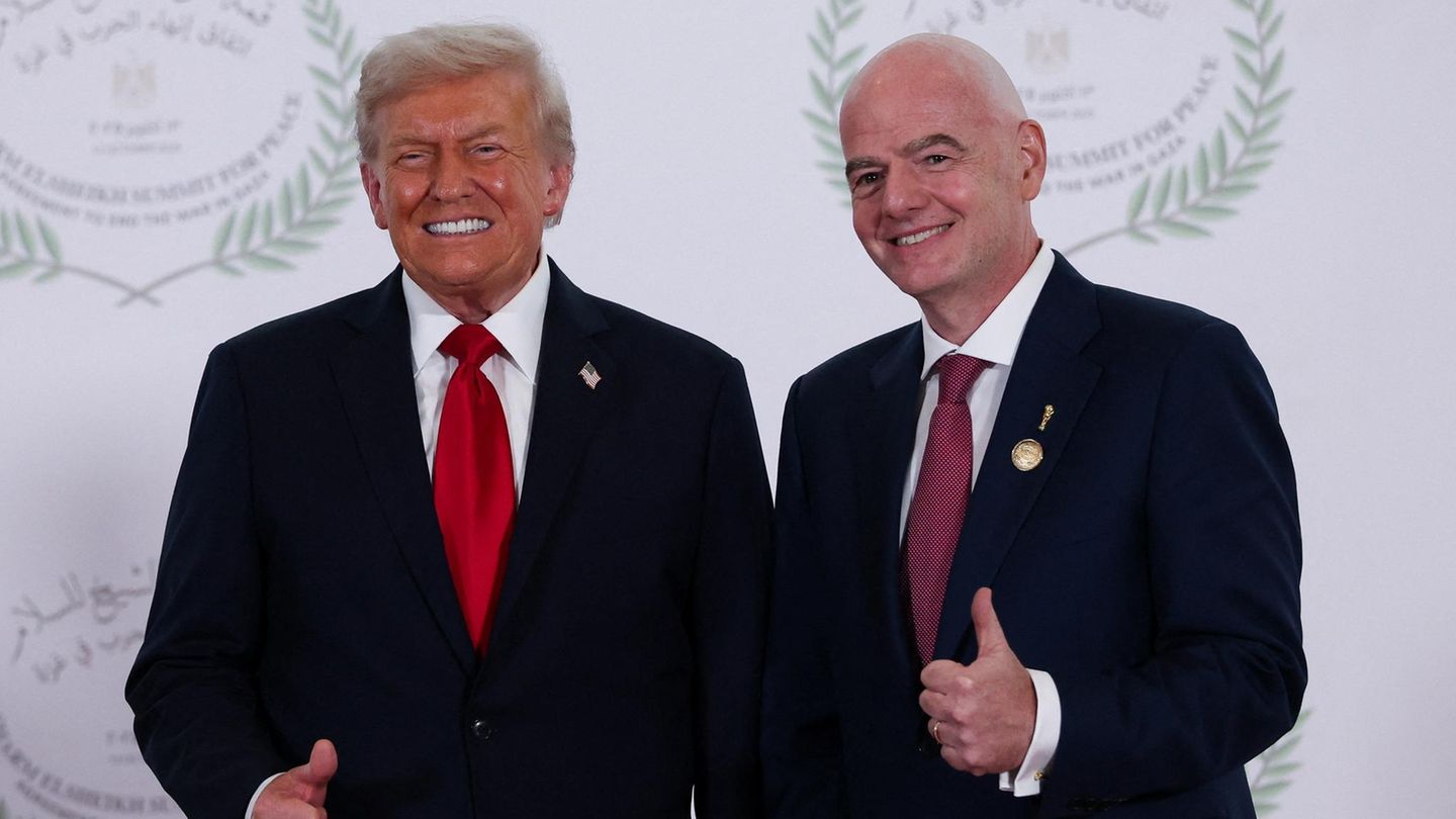 Daumen hoch für den Weltfrieden: Donald Trump und Gianni Infantino