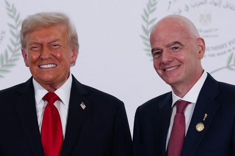 Daumen hoch für den Weltfrieden: Donald Trump und Gianni Infantino