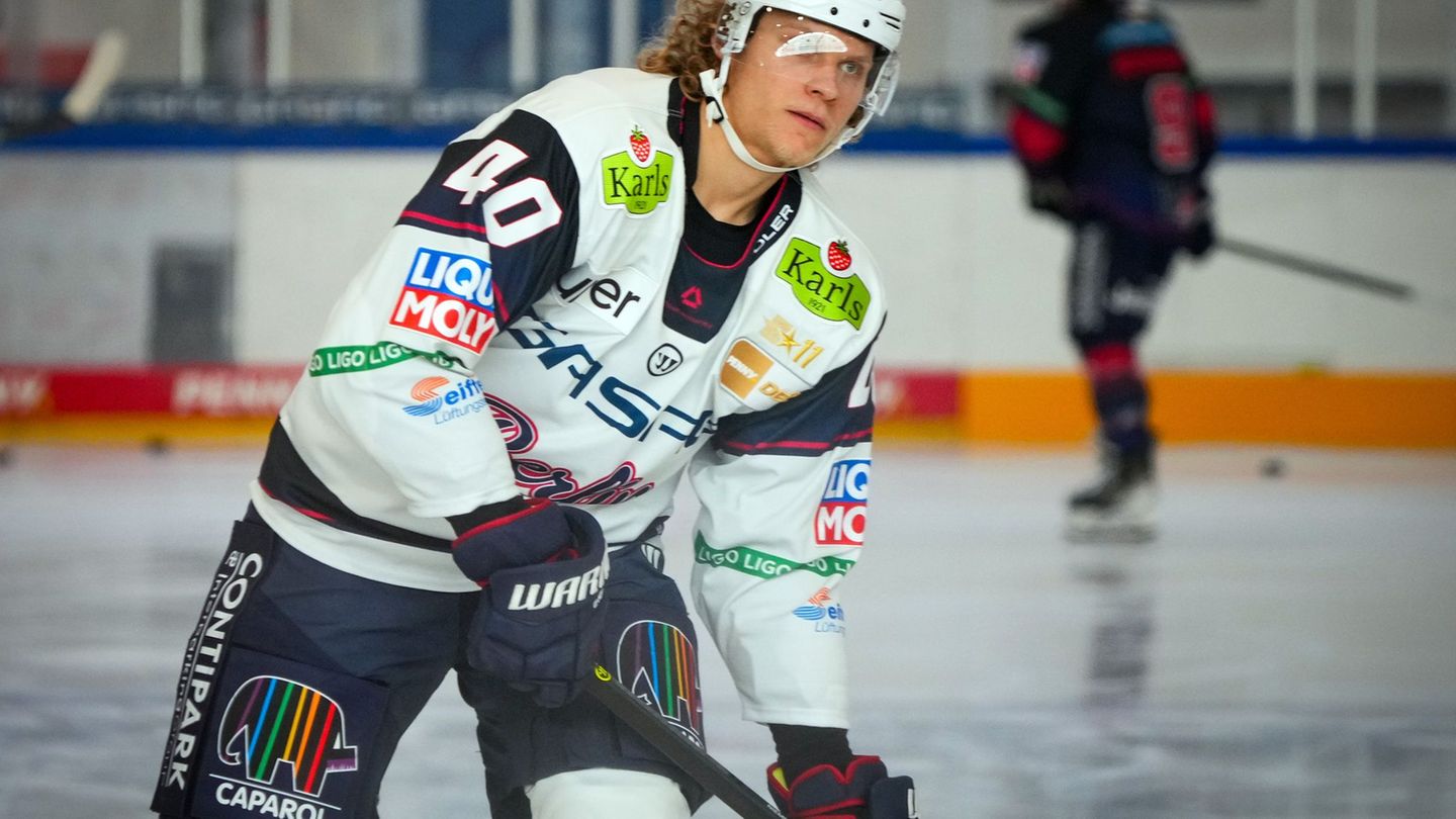 Korbinian Geibel fehlt den Eisbären mehrere Monate. (Archivbild) Foto: Soeren Stache/dpa
