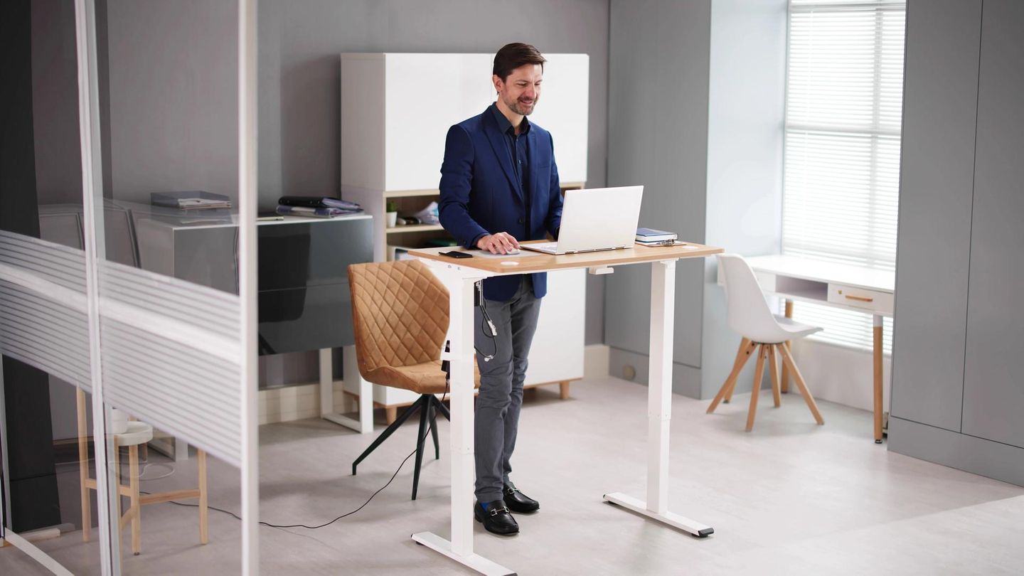 Höhenverstellbarer Schreibtisch