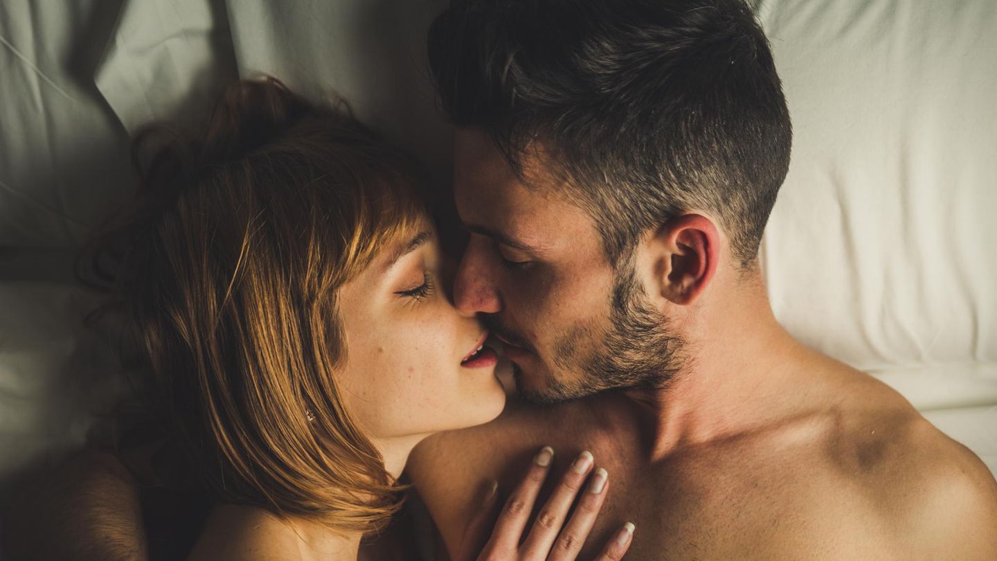 Sexcoaching: Liebespaar im Bett Sexcoaching: Liebespaar im Bett