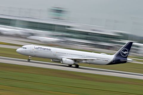 Klimaschutz ist auch für die Luftfahrtbranche ein entscheidendes Thema. (Archivbild) Foto: Malin Wunderlich/dpa