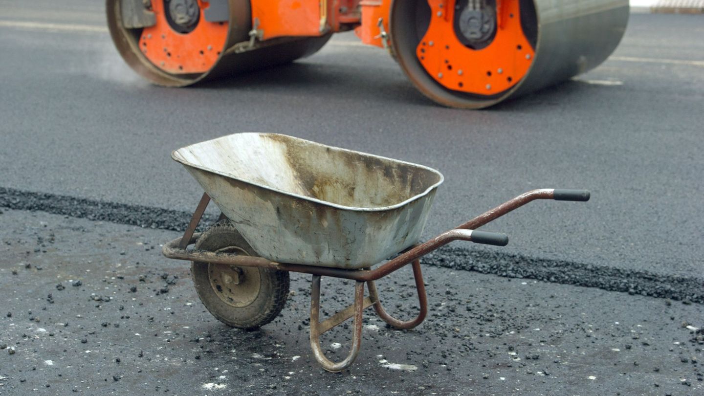 Sachsen-Anhalts Landesstraßen sollen dank des Bundessondervermögens "Infrastruktur" besser werden. (Symbolbild) Foto: Stefan Sau